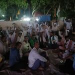 In protest against the arrest of Rakesh Tikait in Odisha, farmers held a sit-in at Jewar Kotwali. IMAGE CREDIT TO REPORTER