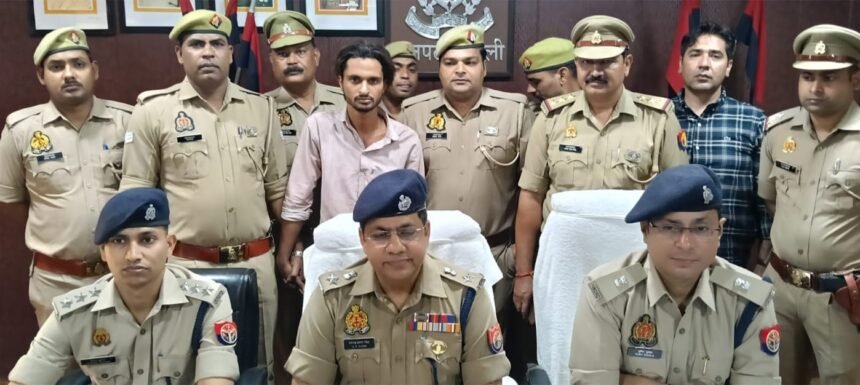 Kairana police have arrested an arms smuggler and recovered a large quantity of illegal weapons. IMAGE CREDIT TO POLICE