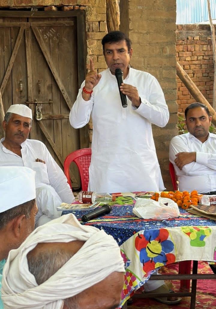 Congress workers organized a village public outreach (gram chaupal) program. IMAGE CREDIT TO REPORTER