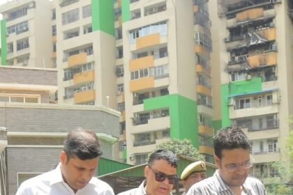 Indirapuram fire incident: A major accident was averted due to prompt action by the administration. Eight flats were affected, but there was no loss of life. IMAGE CREDIT TO सूचना विभाग