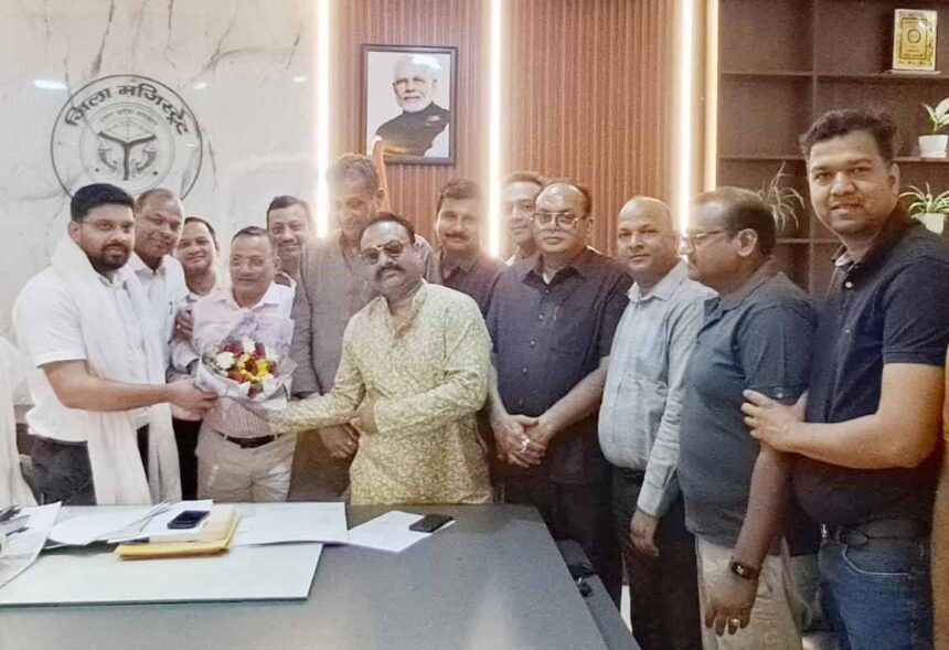 Entrepreneurs met the District Magistrate regarding industrial development, stressing all-round (holistic) growth. IMAGE CREDIT TO सूचना विभाग