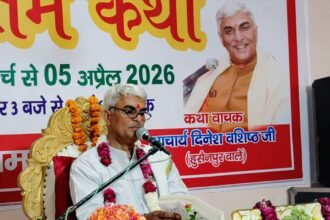 Devotees moved to tears after listening to the Vanvas (exile) episode. IMAGE CREDIT TO REPORTER