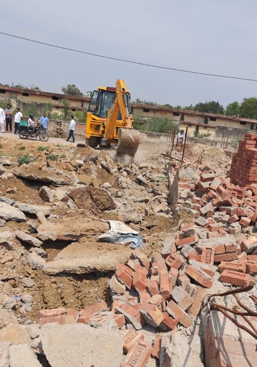 GDA’s bulldozer roars in Muradnagar: Illegal colony being developed over 3600 square meters demolished IMAGE CREDIT TO AUTHORITY