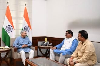 New momentum for Jewar’s development: MLA Dhirendra Singh held detailed discussion with Railway Minister Ashwini Vaishnaw on modernization of Chola station IMAGE CREDIT TO विधायक धीरेंद्र सिंह