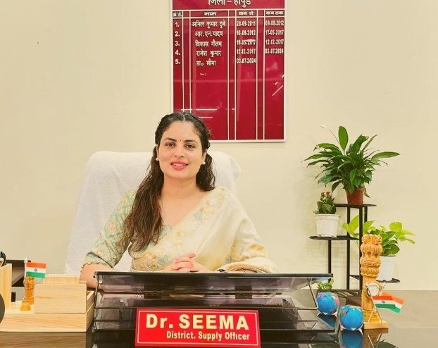 The administration has taken strict action regarding gas cylinders: a committee has been formed to prevent black marketing, and a helpline has been launched. IMAGE CREDIT TO सूचना विभाग