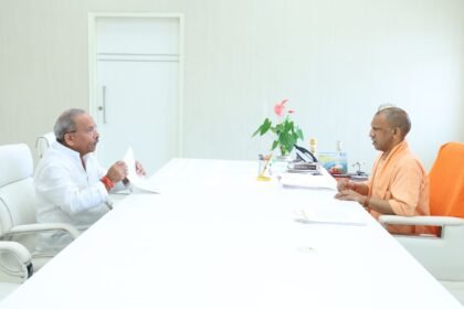 There is a demand to ban expensive books in private schools, and a Member of Parliament met the Chief Minister regarding this. IMAGE CREDIT TO सांसद डॉ राजकुमार सांगवान