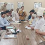 Even after the wire theft, repairs were not done; District Magistrate takes strict action, fines the Executive Engineer ₹21,000, and orders the transfer of the Assistant Engineer IMAGE CREDIT TO रिपोर्टर