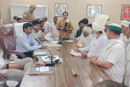 Even after the wire theft, repairs were not done; District Magistrate takes strict action, fines the Executive Engineer ₹21,000, and orders the transfer of the Assistant Engineer IMAGE CREDIT TO रिपोर्टर