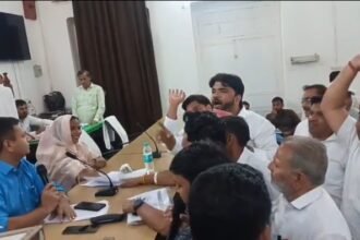 Amidst uproar, 81 proposals worth ₹40 crore were passed; sharp opposition to the ₹50 sanitation tax IMAGE CREDIT TO रिपोर्टर