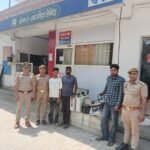 Kaushambi police arrested three accused involved in battery theft. IMAGE CREDIT TO POLICE