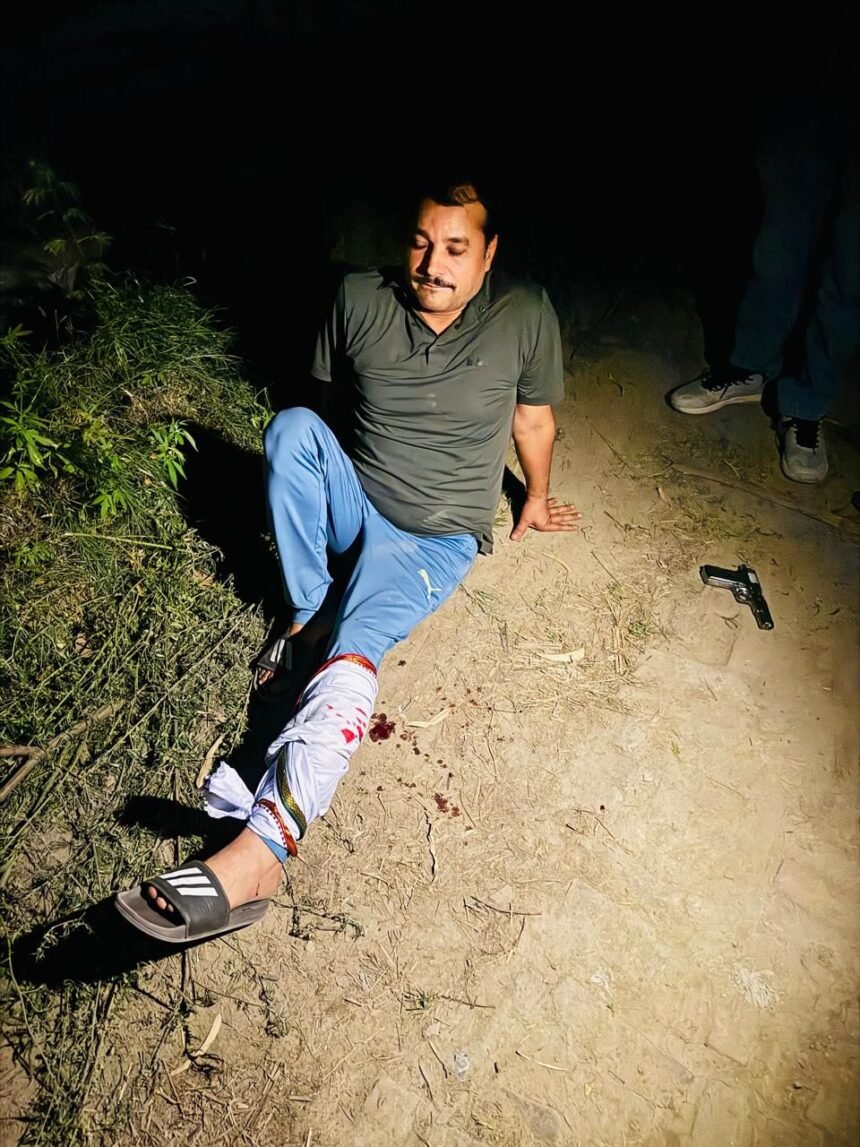 An accused criminal carrying a reward of ₹25,000 was injured in an encounter and arrested along with his accomplice. IMAGE CREDIT TO POLICE