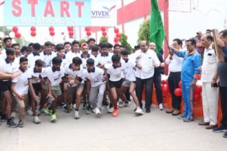 Devbalhari and Suhani won the Vivek Marathon 2026, with 1,400 students participating. IMAGE CREDIT TO यूनिवर्सिटी