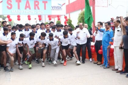 Devbalhari and Suhani won the Vivek Marathon 2026, with 1,400 students participating. IMAGE CREDIT TO यूनिवर्सिटी
