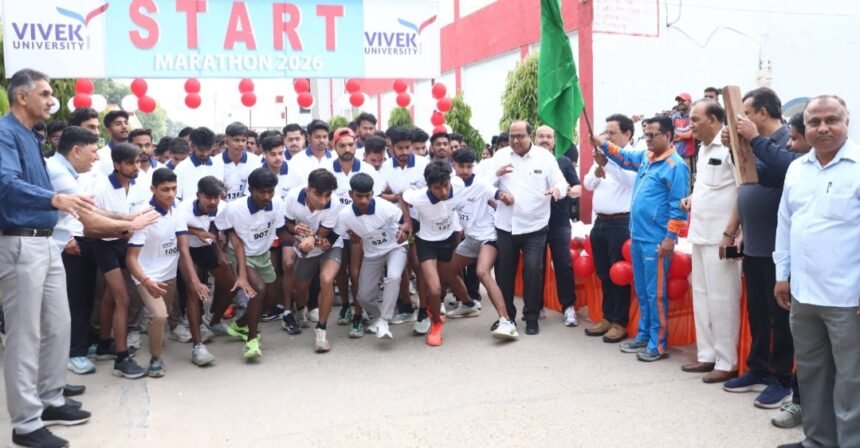Devbalhari and Suhani won the Vivek Marathon 2026, with 1,400 students participating. IMAGE CREDIT TO यूनिवर्सिटी