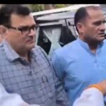 Major action in Bijnor: In-charge DPRO Rizwan Ahmed caught red-handed accepting a bribe of ₹20,000 IMAGE CREDIT TO विजिलेंस डिपार्मेंट