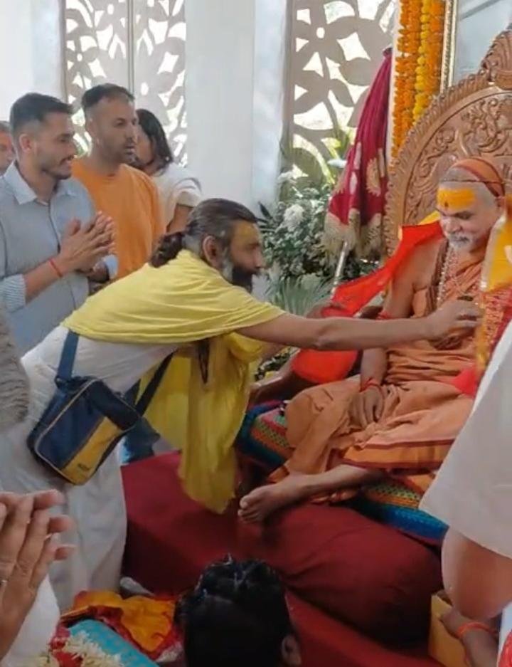 In Narela, Narayani Sena officials meet Shankaracharya IMAGE CREDIT TO नारायणी सेना