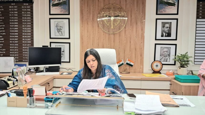 Review meeting chaired by the District Magistrate on the effective implementation of selected suggestions under ‘Viksit Uttar Pradesh @2047' IMAGE CREDIT TO INFORMATION DEPARTMENT