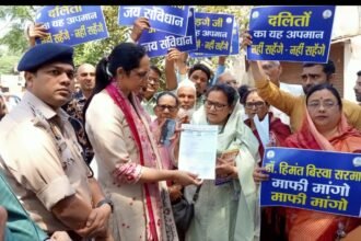 Congress workers protest against Assam Chief Minister, burn effigy demanding his dismissal. IMAGE CREDIT TO CONGRESS