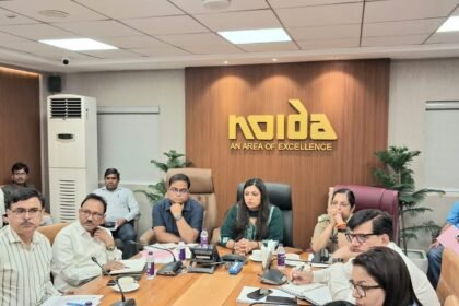 A major meeting was held in Noida regarding industrial peace and workers’ interests, and strict instructions were issued. IMAGE CREDIT TO INFORMATION DEPARTMENT