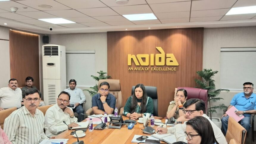 A major meeting was held in Noida regarding industrial peace and workers’ interests, and strict instructions were issued. IMAGE CREDIT TO INFORMATION DEPARTMENT