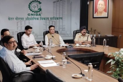 An initiative was taken to improve coordination between workers and factory owners; an important meeting was held at the Greater Noida Authority involving the administration, police, and industrial organizations. IMAGE CREDIT TO AUTHORITY