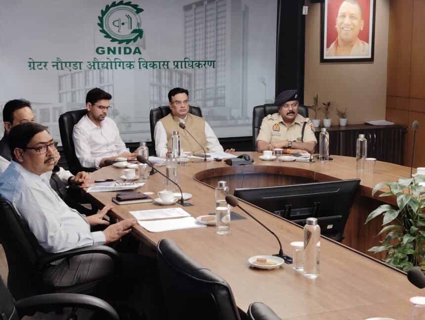 An initiative was taken to improve coordination between workers and factory owners; an important meeting was held at the Greater Noida Authority involving the administration, police, and industrial organizations. IMAGE CREDIT TO AUTHORITY
