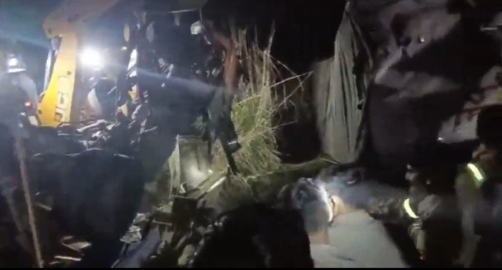 भीषण सड़क हादसा: बारात की बस और कैंटर की टक्कर में 6 की मौत, 7 घायल मची अफरा तफरी 2 WhatsApp Image 2026 04 13 at 8.21.55 PM 1