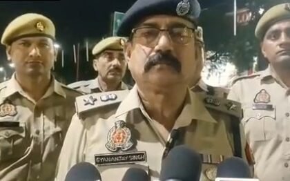 Severe road accident: 6 people died and 7 were injured after a collision between a wedding bus and a canter truck, causing chaos and panic. IMAGE CREDIT TO पुलिस