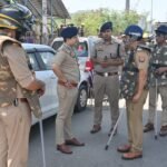 After unrest by workers, Ghaziabad Police on alert; Additional CP Rajkaran inspected the Chhijarsi Cut. IMAGE CREDIT TO POLICE