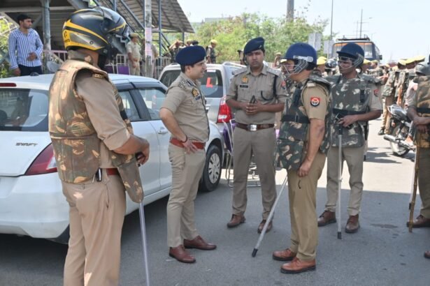 After unrest by workers, Ghaziabad Police on alert; Additional CP Rajkaran inspected the Chhijarsi Cut. IMAGE CREDIT TO POLICE