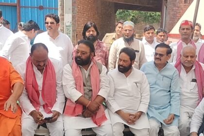 Hazarpur murder case: A delegation from Samajwadi Party met the victim’s family, raised questions over law and order. IMAGE CREDIT TO REPORTER