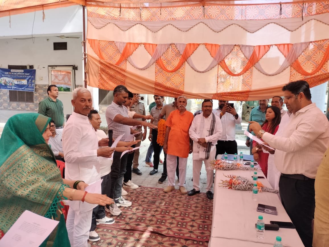 Niwari and Patla Nagar Panchayat nominated councilors took oath of office and confidentiality. IMAGE CREDIT TO REPORTER