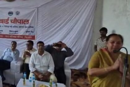 Public grievances echoed at the ward chaupal, while the municipal chairperson inaugurated eight development projects. IMAGE CREDIT TO नगर पालिका