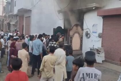 A fire broke out in a locked house, creating panic and raising suspicions of a possible conspiracy. Police have started an investigation into the incident. IMAGE CREDIT TO रिपोर्टर