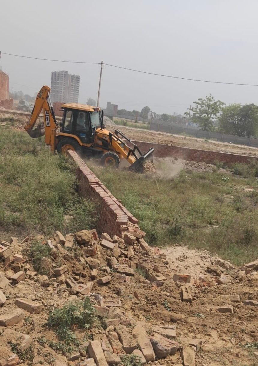 Ghaziabad Development Authority takes major action: Illegal colony being developed over 30,000 square meters in Modinagar demolished IMAGE CREDIT TO AUTHORITY