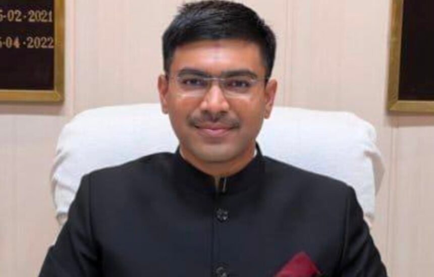 Child marriage is a social evil; those who assist in such events will face punishment: DM Manish Bansal IMAGE CREDIT TO डीएम फाइल फोटो