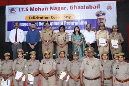 A felicitation ceremony for police personnel was organized under Mission Shakti under the leadership of Keshav Kumar Chaudhary. IMAGE CREDIT TO POLICE