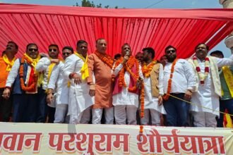 On Akshaya Tritiya, a large crowd gathered for the Lord Parshuram Shaurya Yatra, showcasing a grand display of Sanatan unity. IMAGE CREDIT TO रिपोर्टर