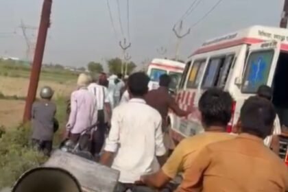 A high-speed bike went out of control and hit an electricity pole, leaving one person dead and three injured. IMAGE CREDIT TO रिपोर्टर