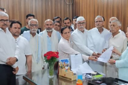 RLD submitted a memorandum demanding amendments to the Ganga Expressway. IMAGE CREDIT TO राष्ट्रीय लोक दल