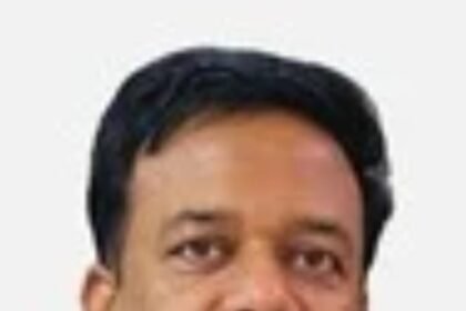 Administrative Reshuffle: Dr. Nitin Gaur becomes DM of Amroha, Shruti Sharma is the new CDO of Hapur, and Mukesh Chandra from Bahraich becomes the new VC of Hapur Authority. IMAGE CREDIT TO फाइल फोटो