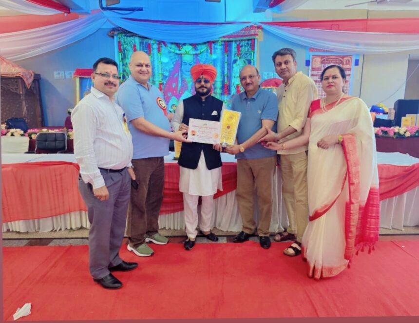 Grand event organized by Srishti Jyotish Sansthan in Panchkula; Bakhshish Singh Bawa receives special honor. IMAGE CREDIT TO सृष्टि ज्योतिष संस्थान