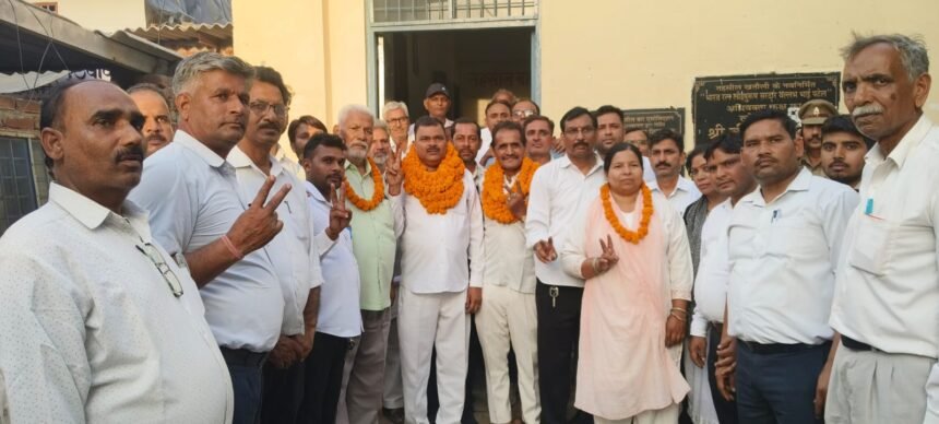 The Khatauli Tehsil Bar Association elections have concluded. Subhash Chand has been elected as President, and Satyaprakash Saini as General Secretary. IMAGE CREDIT TO REPORTER