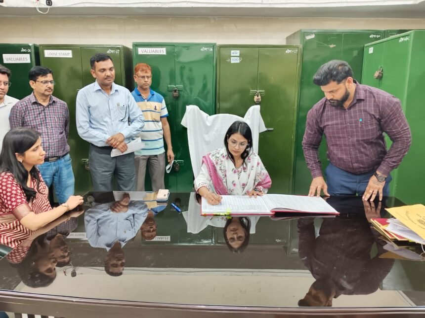 “Maintaining continuous communication with public representatives, the general public, and the media will remain a priority,” said District Magistrate Kavita Meena. IMAGE CREDIT TO INFORMATION DEPARTMENT