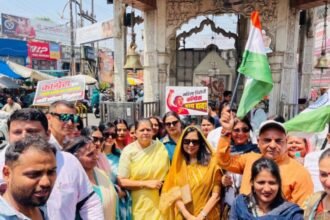 A huge crowd gathered in support of women’s dignity; a women’s march gave a new direction to the city’s politics. IMAGE CREDIT TO रिपोर्टर