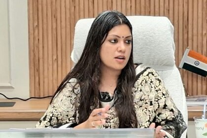 DM holds meeting with entrepreneurs to ensure success IMAGE CREDIT TO INFORMATION DEPARTMENT