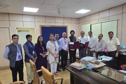 **Big decision by the Noida Authority:** Around 4,800 employees will receive medical coverage of up to ₹5 lakh. A Memorandum of Understanding (MoU) was signed today. IMAGE CREDIT TO AUTHORITY