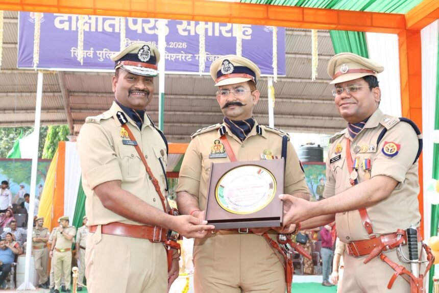 Passing-out parade: 582 new constables will serve the public; those who performed exceptionally well were honored by the Police Commissioner. IMAGE CREDIT TO POLICE