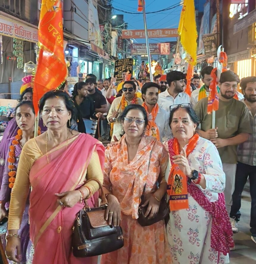 Bijnor: The city echoed with chants of “Jai Parshuram,” as a grand procession drew a huge crowd of people. IMAGE CREDIT TO रिपोर्टर