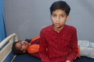 Tragic accident on the highway: a couple and two children were injured. IMAGE CREDIT TO रिपोर्टर